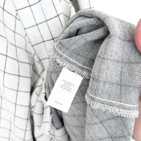 J. Jill Ponte White Grid Print 3/4 Sleeve Tunic Sz MP - Picture 3 of 5